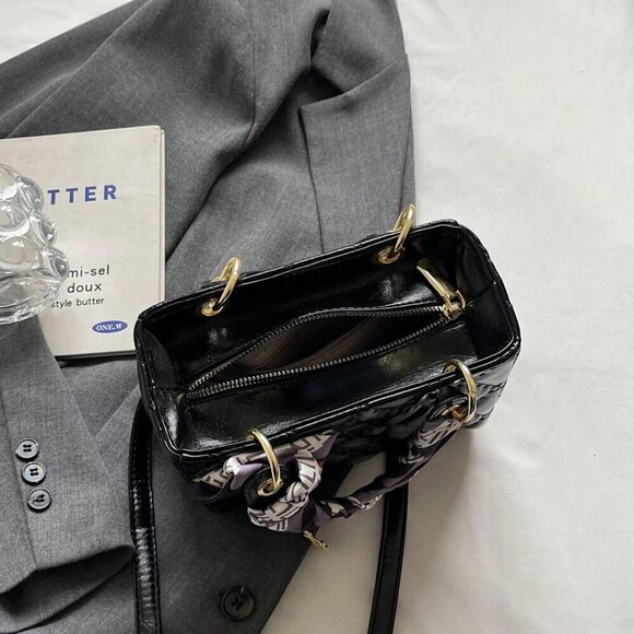 Black Vintage Women's Diamond Grid Crossbody Handbag - Picture 7 of 8